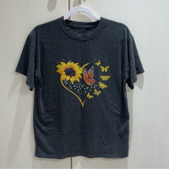 Set of 2 dark heather grey tshirts Let It Bee 🐝 & sunflower 🌻 butterflies 🦋 - Picture 4 of 10